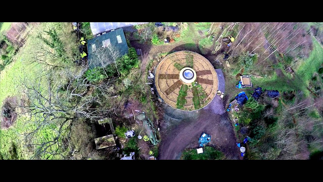Straw Bale round house -KARUNA long mynd Shropshire