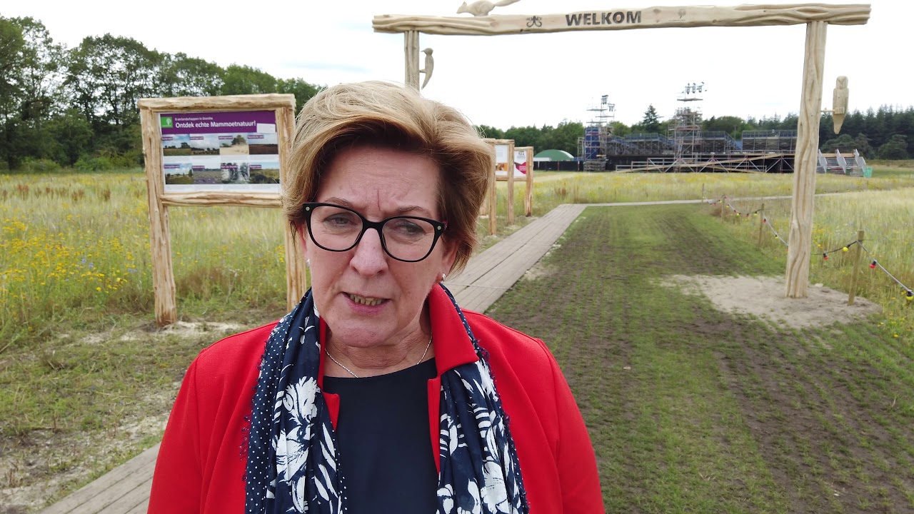MAMMOET TERUG OP HET BUINERVELD