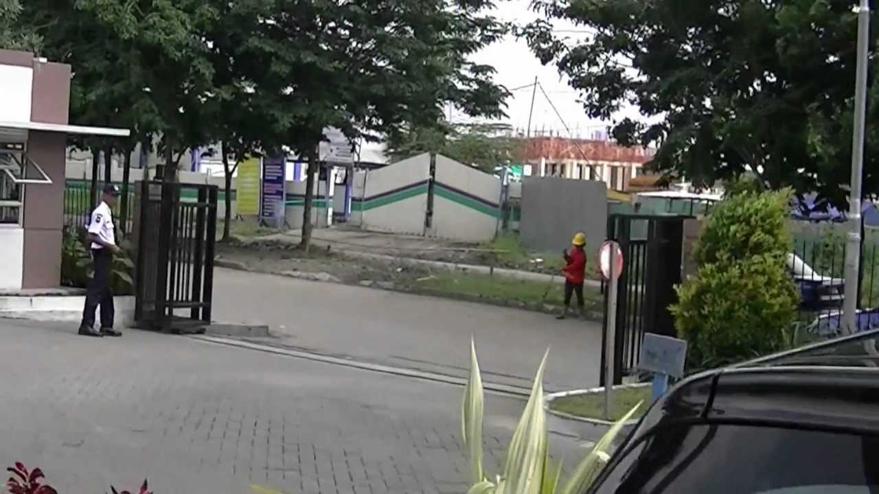 Pelataran Puncak Permai Apartment jalan Raya Darmo Permai Surabaya