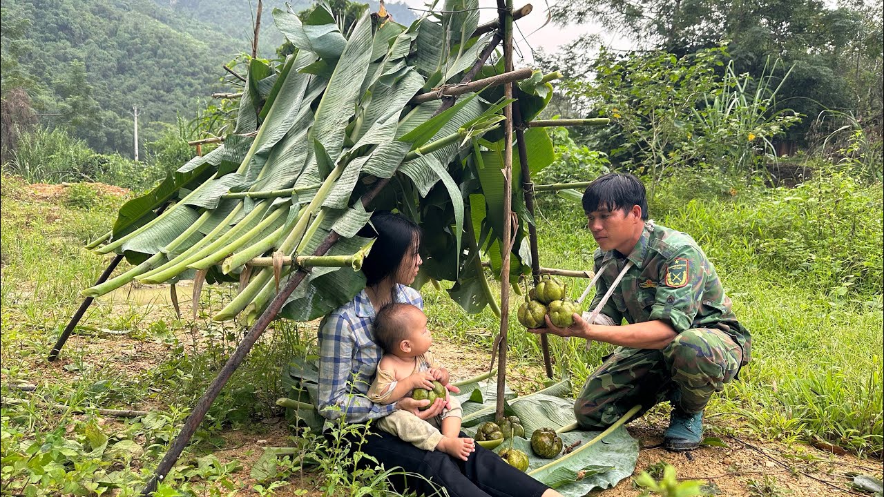 Homeless single mother had a temporary tent built for her by a soldier