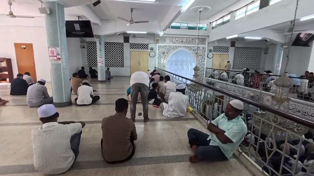 POV: Solat Jumaat di Masjid India, Kuala Lumpur