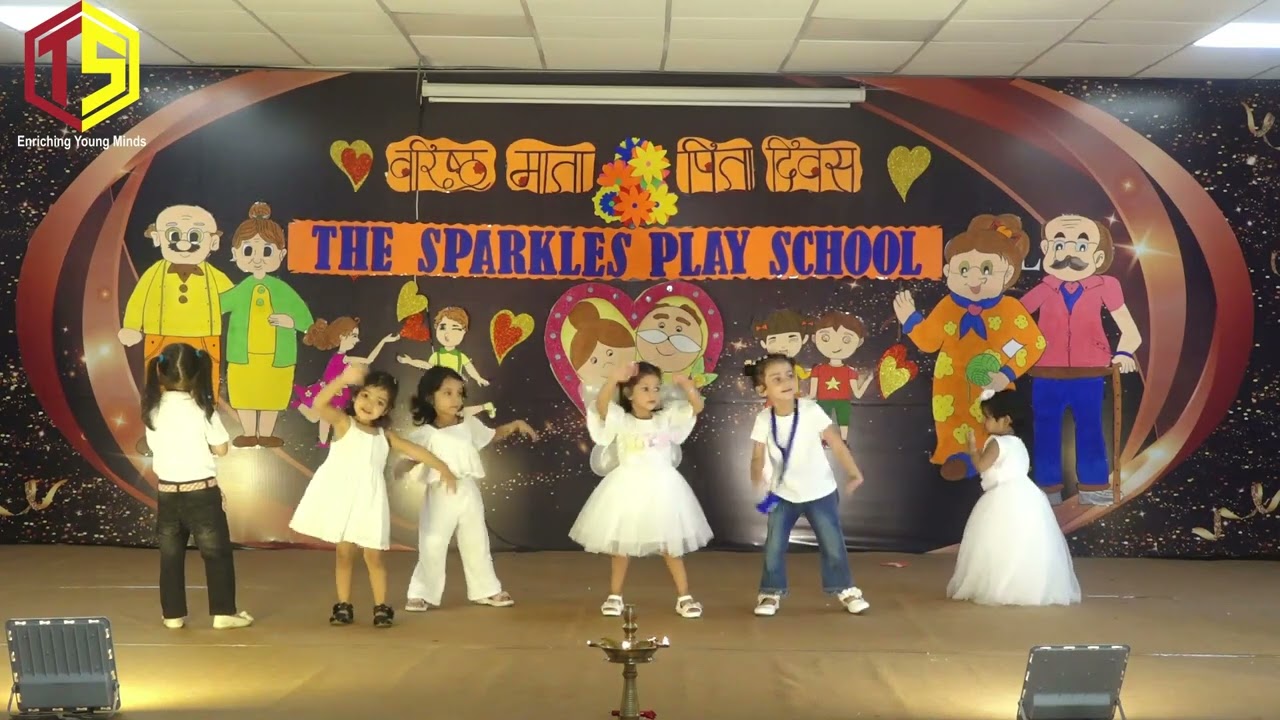 Grandparent's Day Celebration | Dadaji ki chhadi hu mai | Sparkles | Kindergarten | dance | Old song
