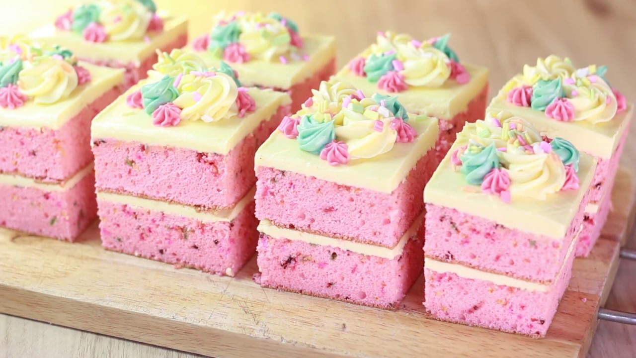 เค้กครีมเรนโบว์ Sprinkles Cake เค้กเนื้อนุ่ม สีสันน่ารักสดใส