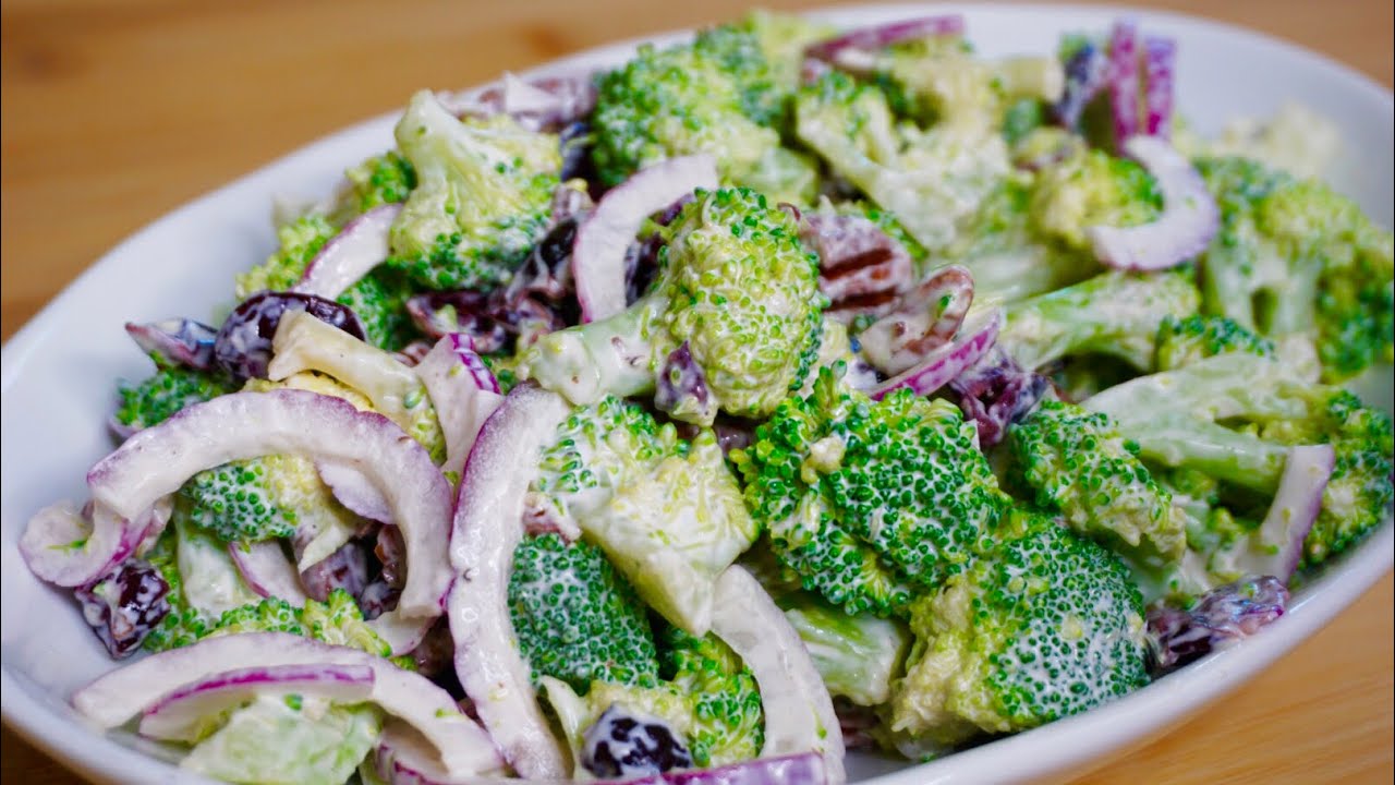 ENSALADA NAVIDEÑA DE BRÓCOLI Muy saludable, sabrosa y fácil. Baratísima!