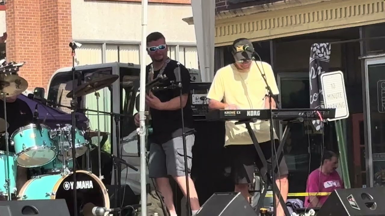 Joe Patrick and Four on the Floor @Leechburg Pink Days cover of Hank Jr.