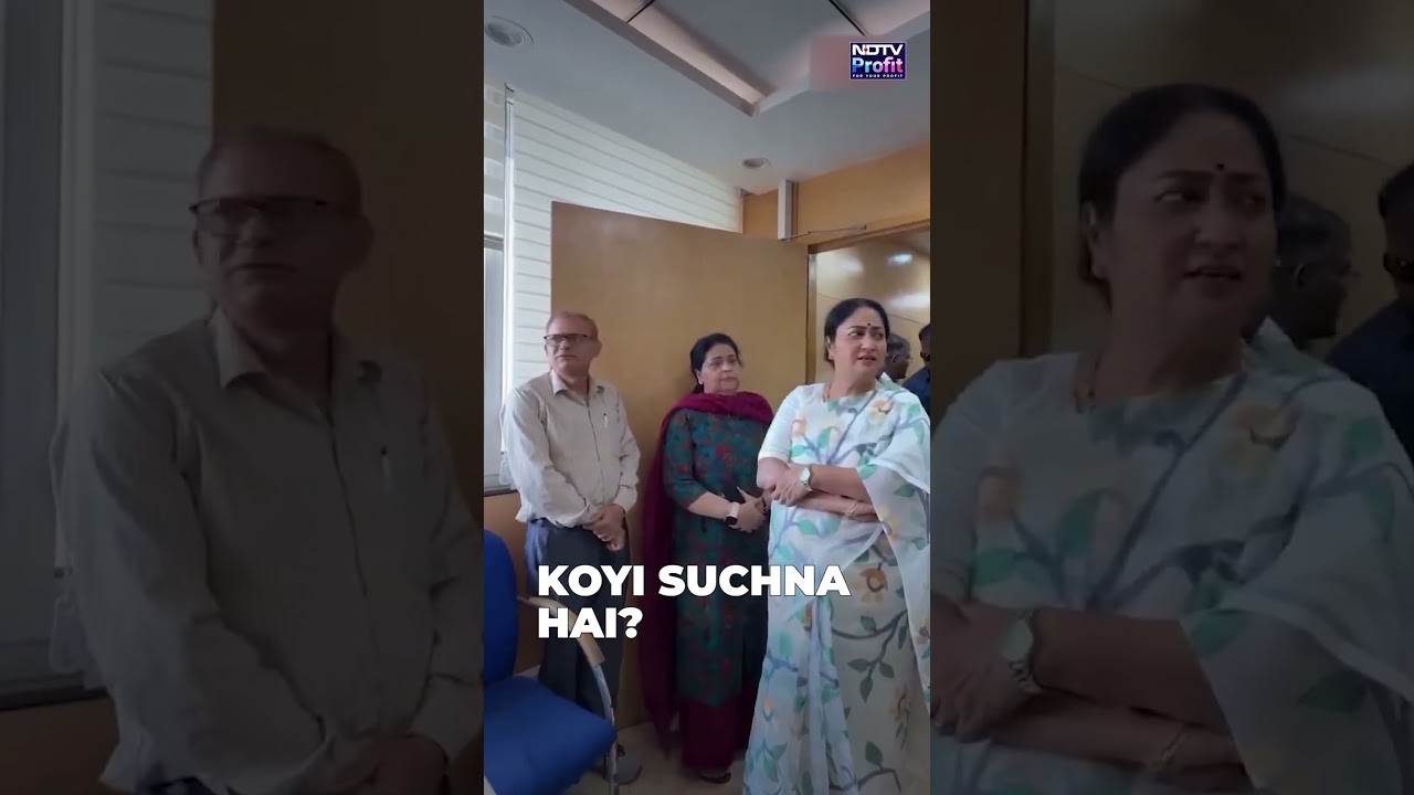 Rekha Gupta's Surprise Inspection Stuns GST Office Employees | Delhi CM #shorts #viral