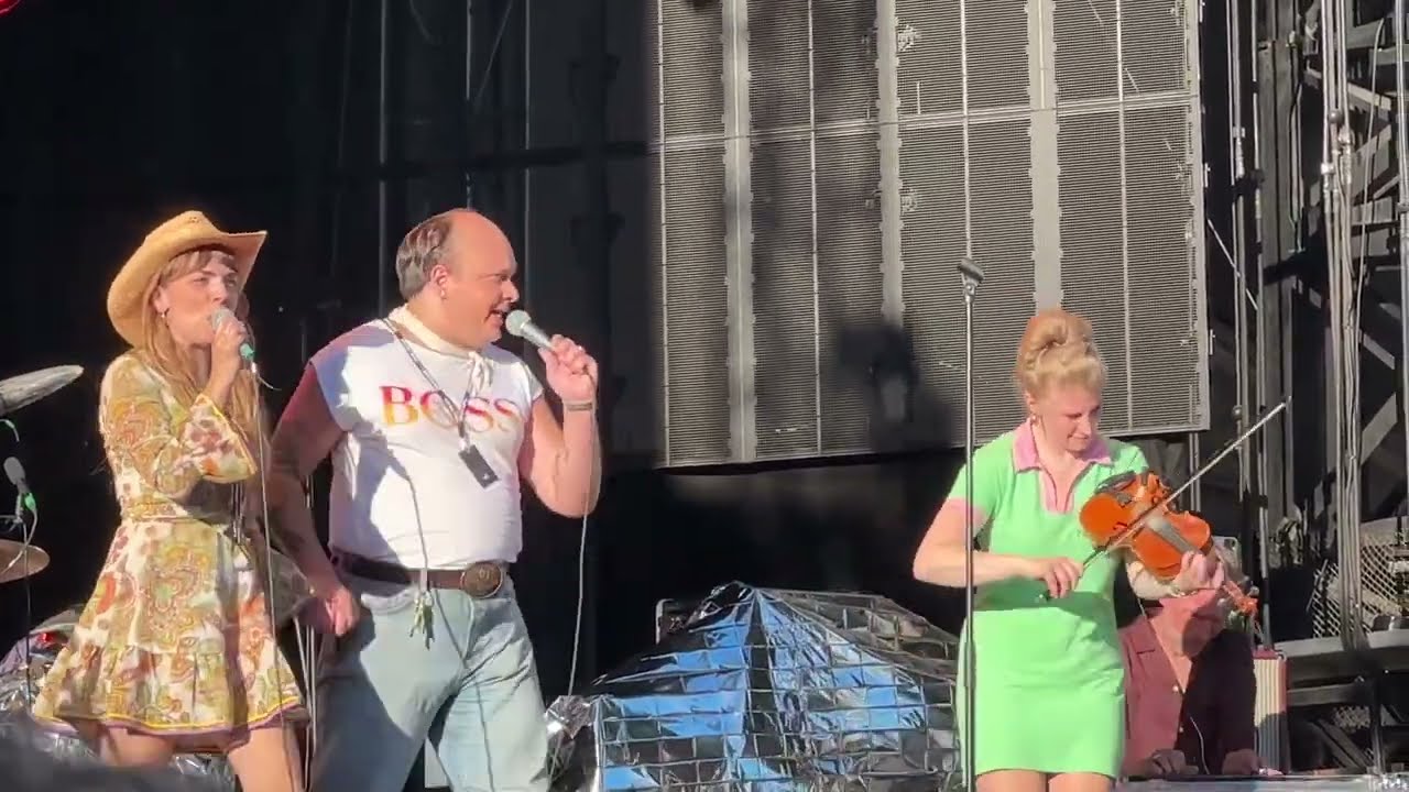 David Ritschard med Mira Ray - Medan bomberna faller // Trädgårdsföreningen, Göteborg 2024