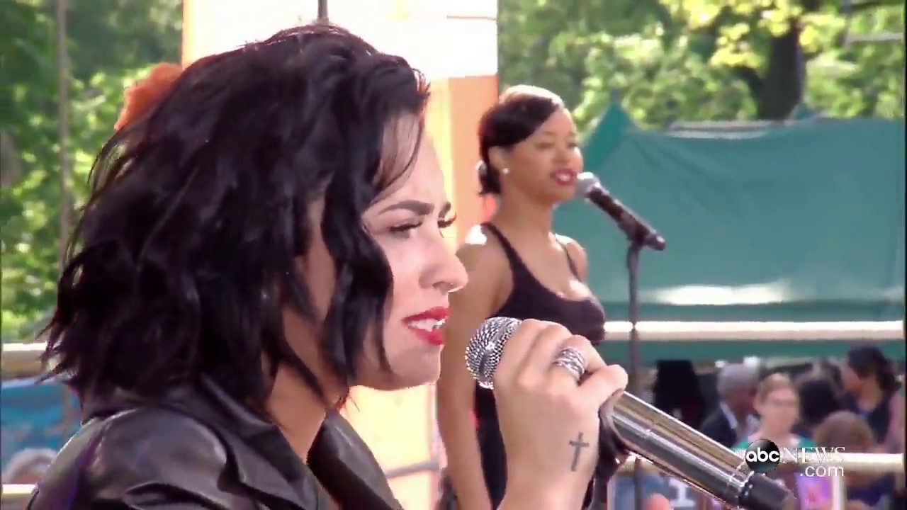 Demi Lovato - For You (Live At Good Morning America 2016)