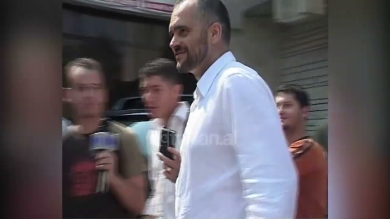 Edi Rama takohet me Gramoz Ru&ccedil;in n&euml; selin&euml; e PS - (29 Gusht 2005)