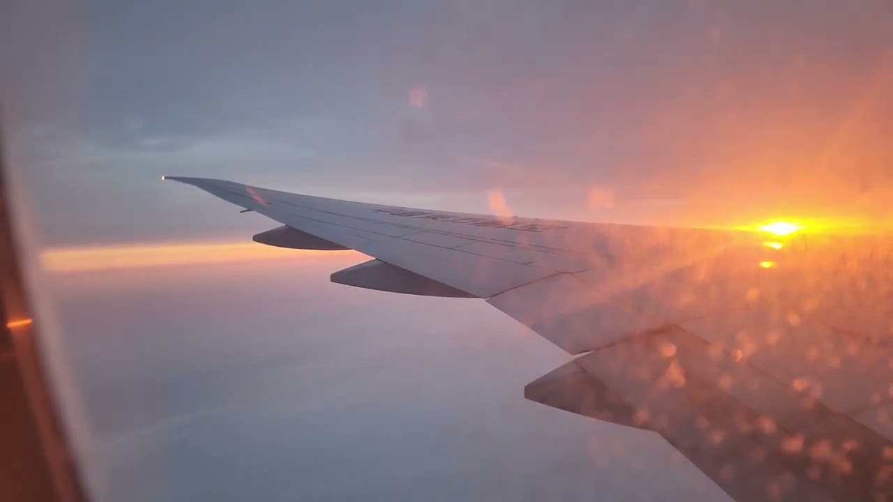 China Eastern 777 landing at shanghai pudong