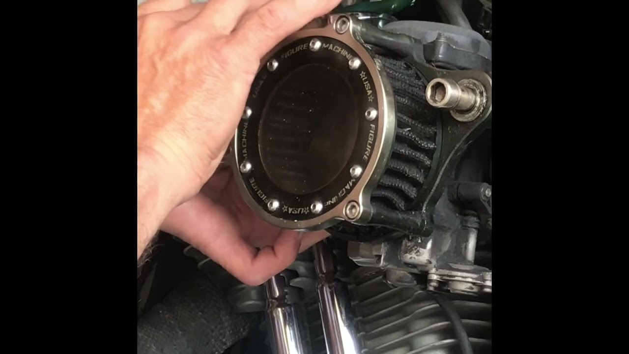 Fase uno per rimuovere carburatore sportster 883 @Artegaragefaidate