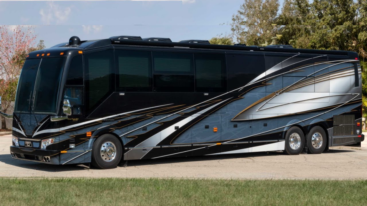Tour of 2022 Prevost Liberty Coach with 