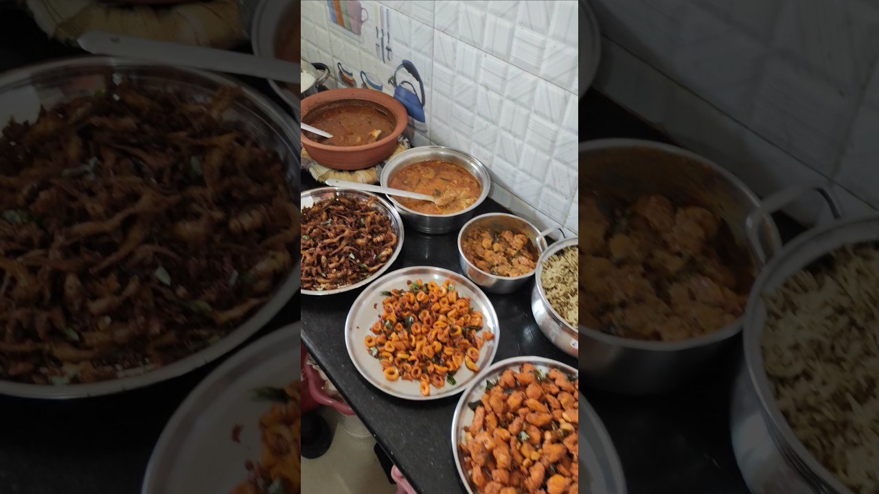Sunday special lunch! 😍❤️ #food #momcooking #homecuisine #lunch #mutton #chicken #moms #amma