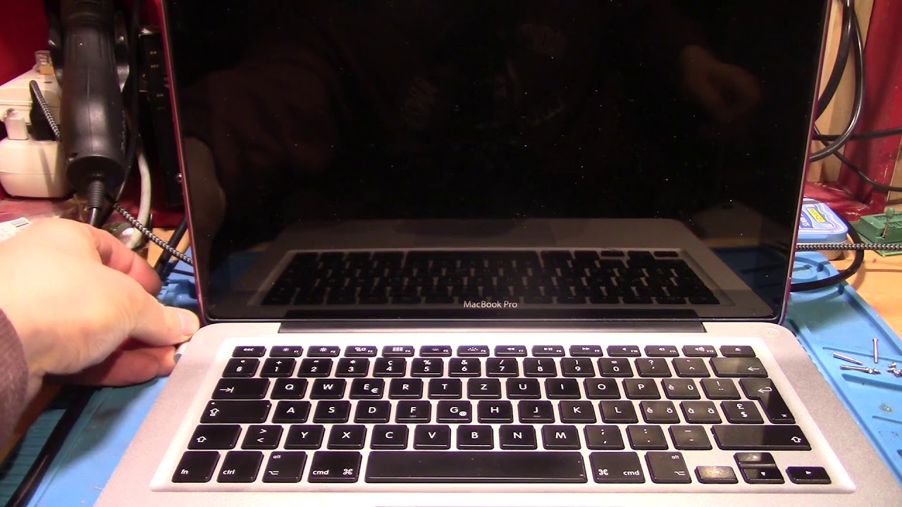 # 116 - Electronique - Macbook pro s'allume puis s'éteint