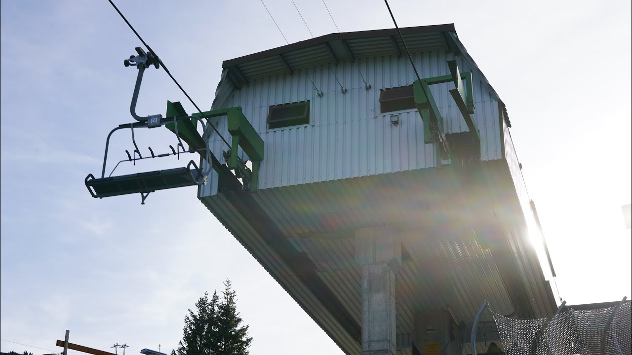 Sanierte Kompakte GARAVENTA Sesselbahn mit Rodelsystem. 4er Sesselbahn Tannenboden-Chrüz.