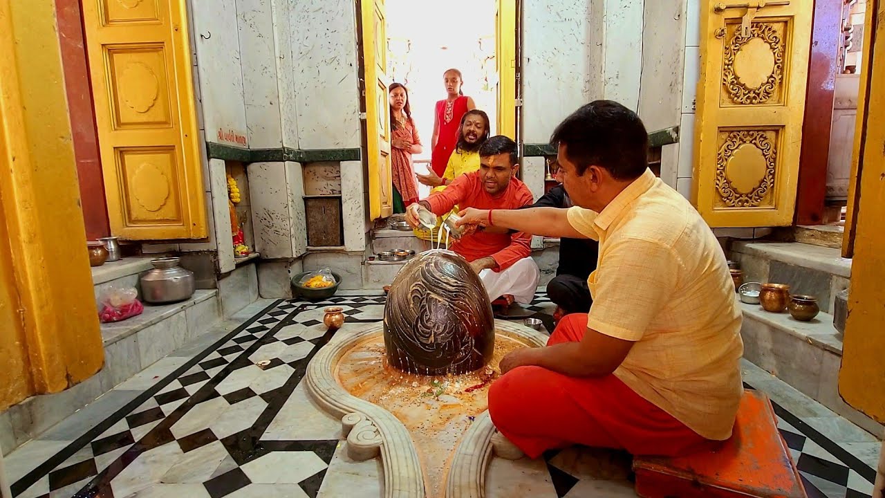 🙏🚩 श्री काशीविश्वनाथ दर्शन 🕉️ पंचामृत अभिषेक , महामृत्युंजय मंत्र 🔱 Divine Kashi Vishwanath Temple🚩🙏