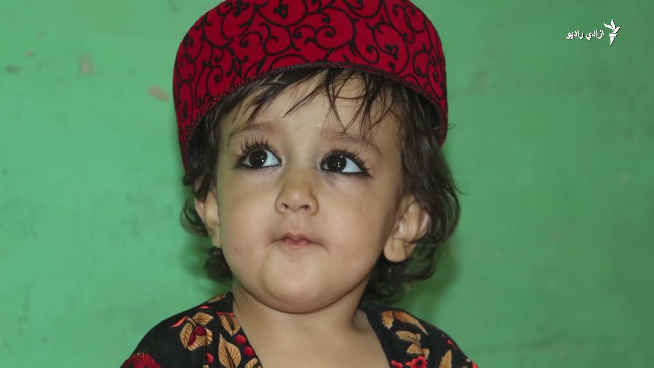 د الیاس داعي لور په انځورونو کې پلار لټوي
