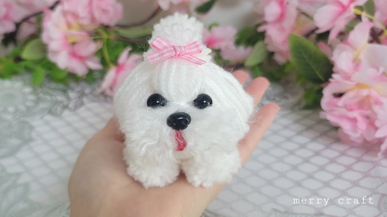 Я сделала очень милую собачку из шерсти. 🐶 Новичкам это легко сделать!