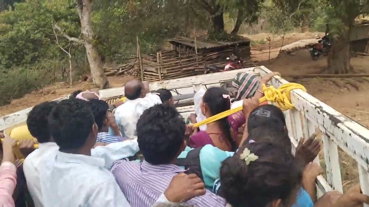 I. Minjir  మట్టి రోడ్డు 