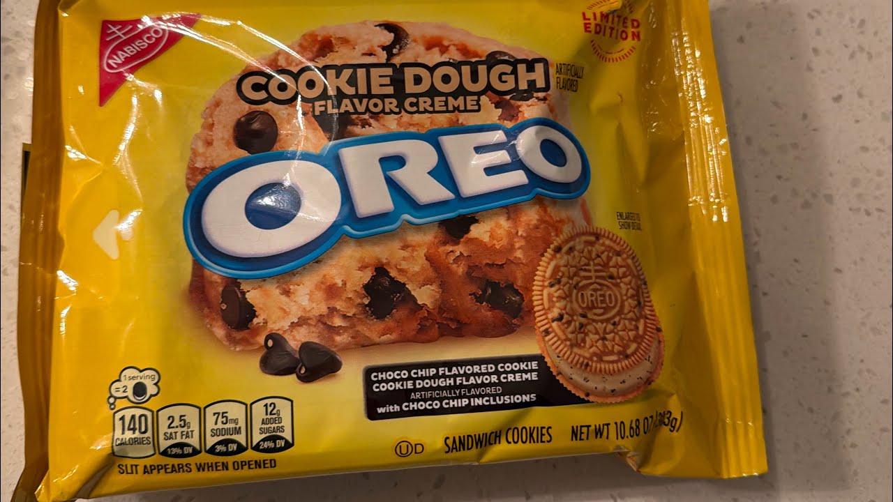 Cookie Dough Flavor Creme Oreo Review #oreo #cookies #viral #food #fyp @Oreo 