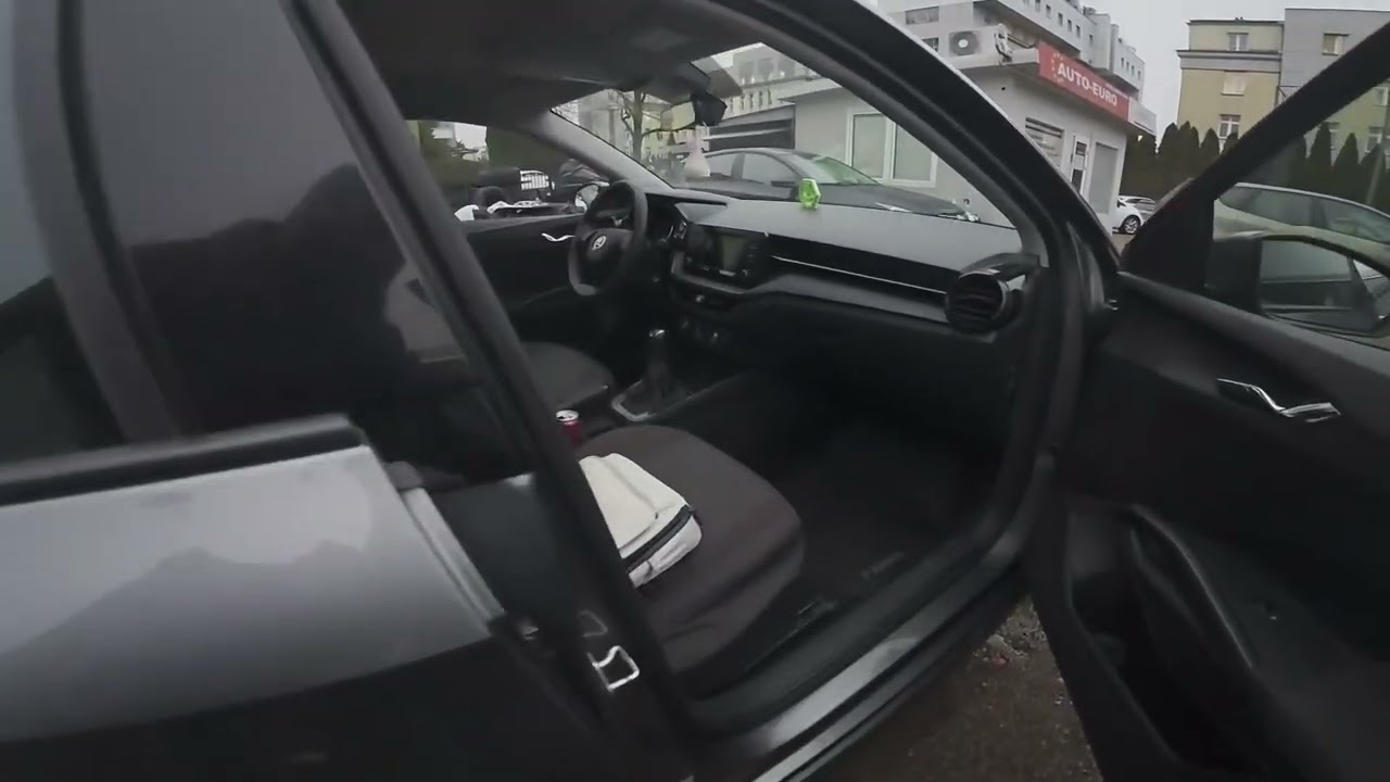 Wo ist der Reifendruck-Aufkleber beim Skoda Fabia IV (2021–heute)?