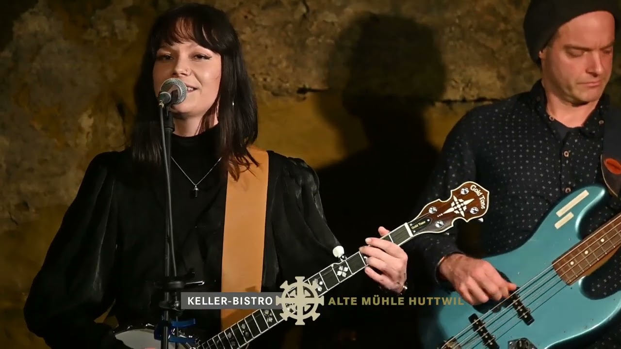 Adaya Live mit dem Song Old Ways