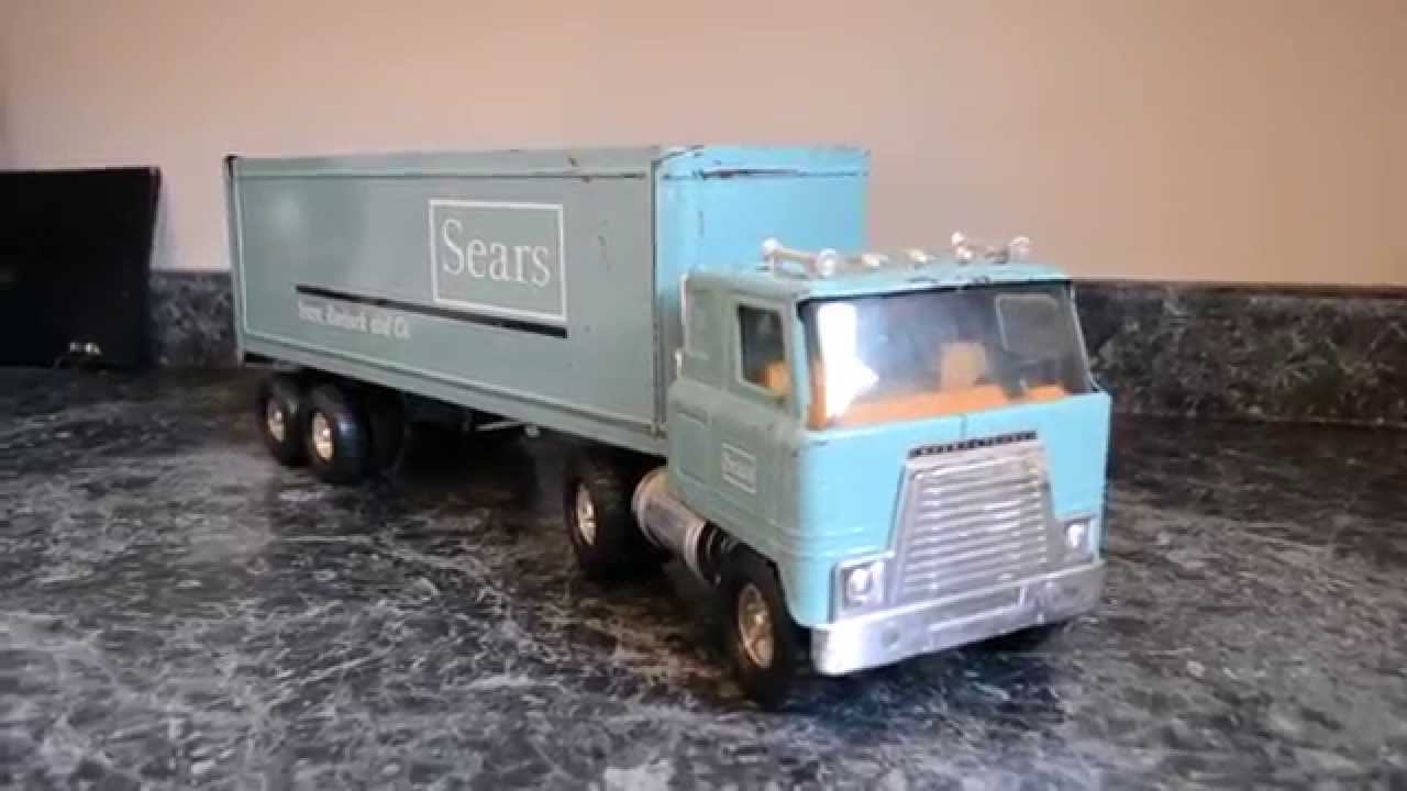 VINTAGE ERTL INTERNATIONAL SEARS TOY TRUCK