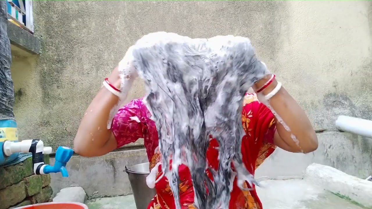 Long hair wash by shampoo ll