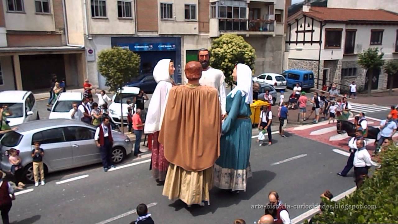 BAILE DE LOS GIGANTES EN IRURTZUN - Fiestas de Navarra