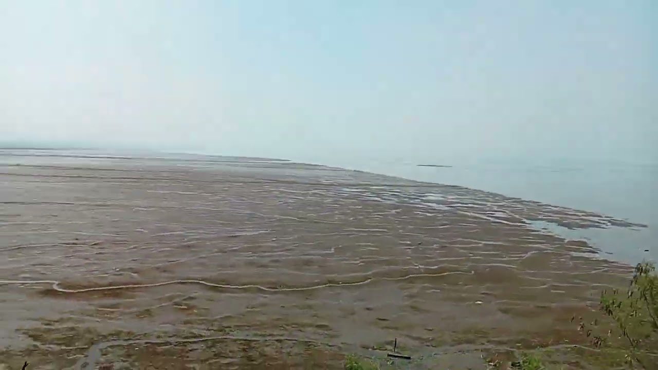 mumbai local train running with mumbai Arab sagar view🚂🚃🚃🚃🚃