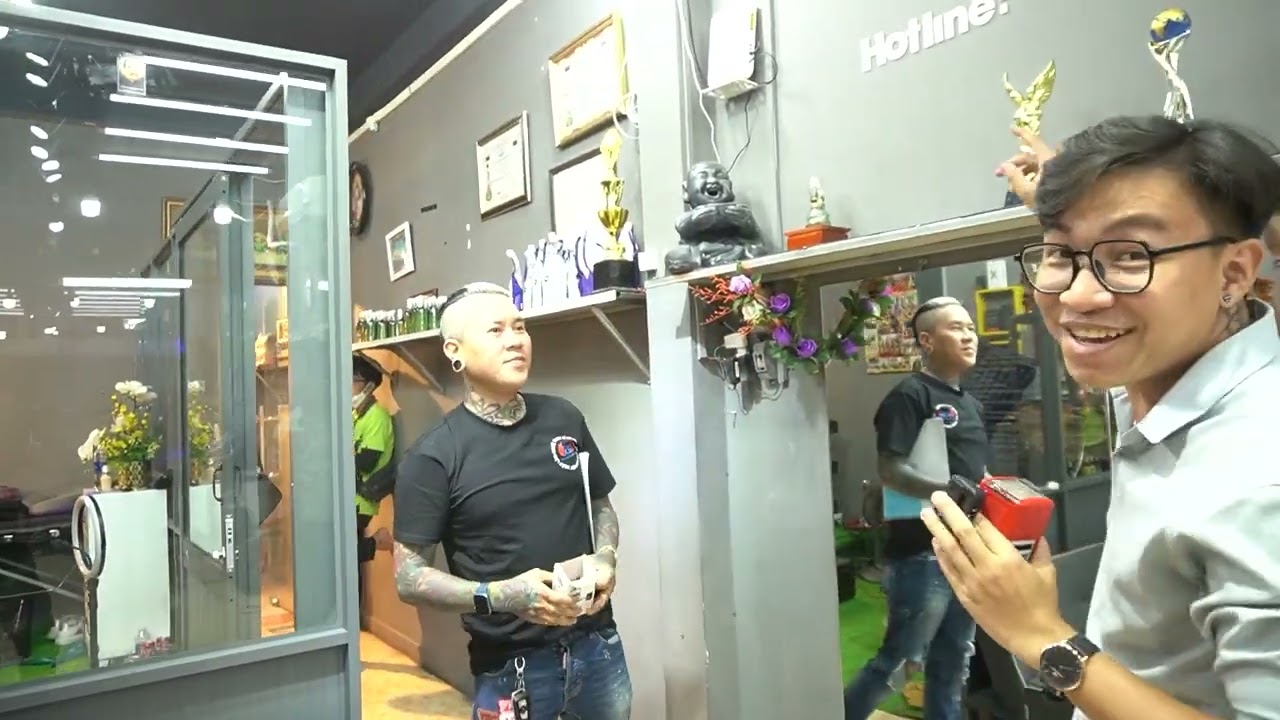 Đột nhập bất ngờ tiệm nghệ sĩ tóc Vinh K5