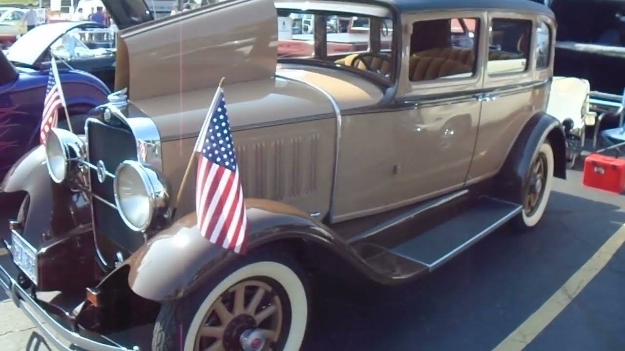 1930 STUDEBAKER DICTATOR FOUR DOOR SEDAN
