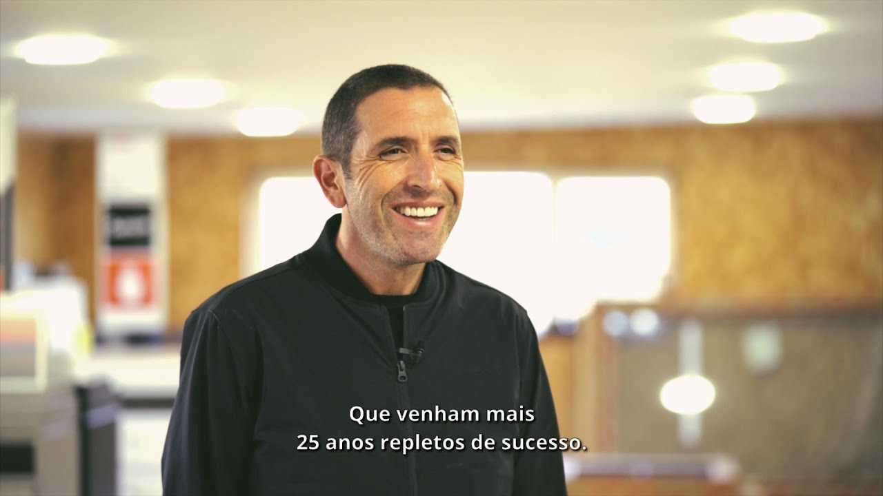 CARPILUX - 25 anos de sucesso, dedicação e gratidão.