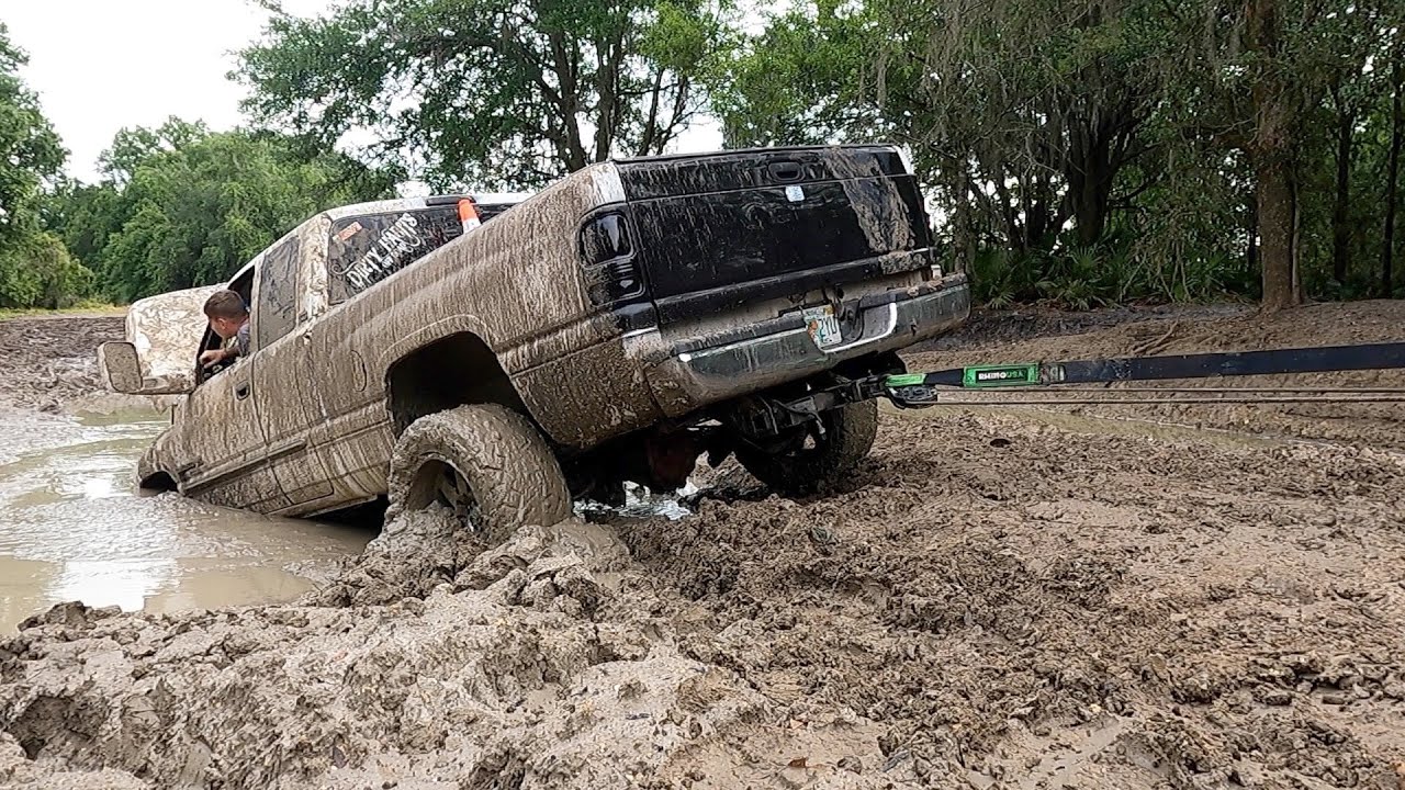Mud fails - Dude sunk his daily