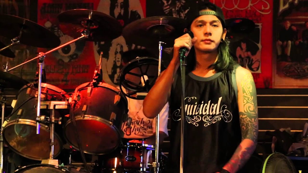 Hot tuna bar in Pattaya,Thailand. R.E.M. - Losing My Religion ( Video )