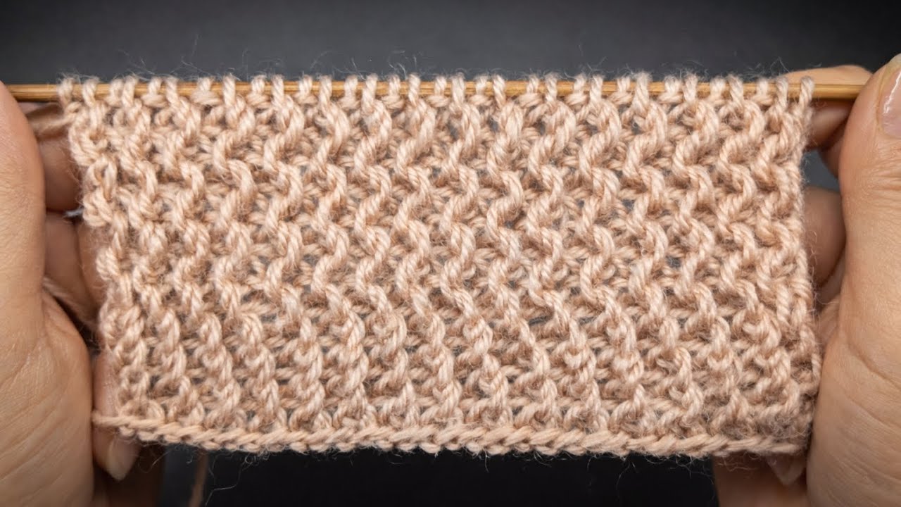 An Easy Knitting Pattern Anyone Can Knit 🧶