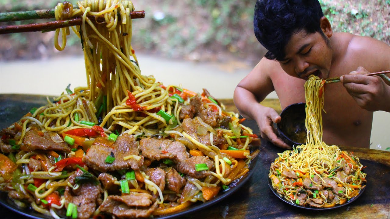 Fried Noodle with Beef Recipe Eating So Yummy - Cooking Yellow Noodle Spicy Thai recipe