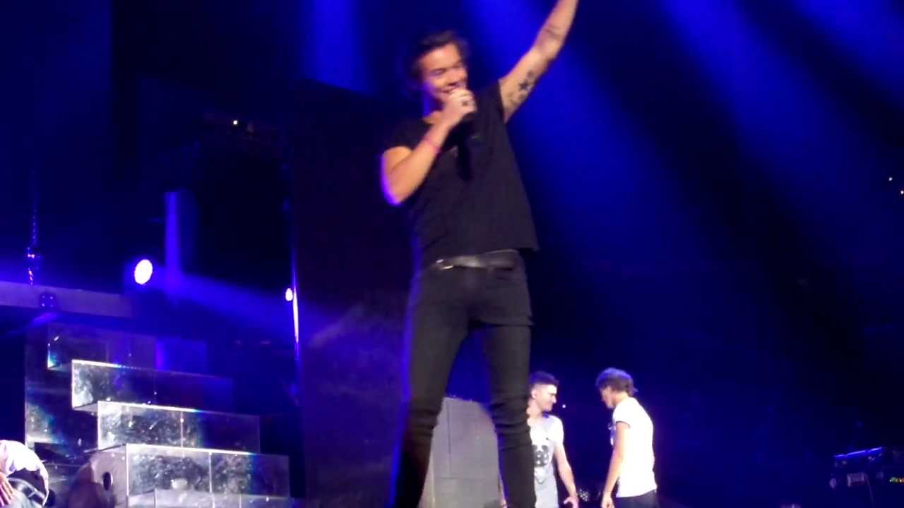 Harry and Zayn's speech - One Direction FRONT ROW FULL HD HQ - 2nd October 2013 Melbourne