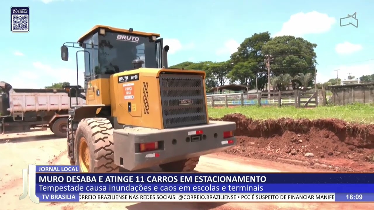 JL - Muro desaba e atinge 11 carros em estacionamento