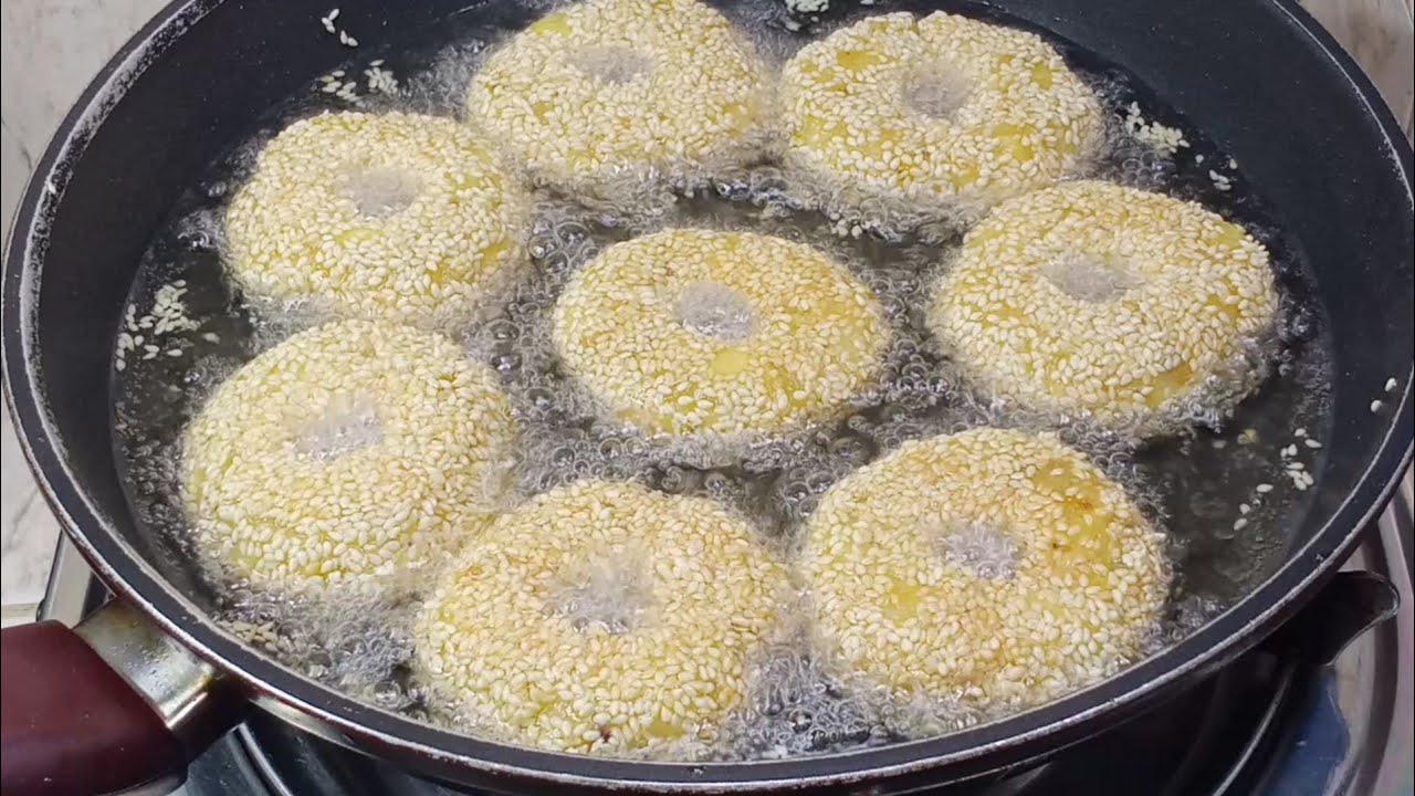 BANANA NEW RECIPE! KAKAIBA, MASARAP AT MURA PA! SESAME BANANA DONUTS!