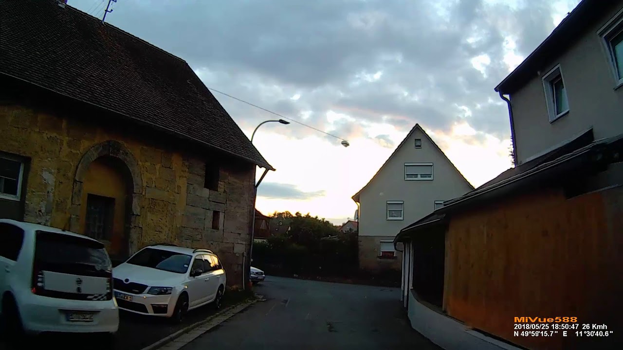D: Altenplos. Gemeinde Heinersreuth. Landkreis Bayreuth. Fahrt durch den Ort. Mai 2018