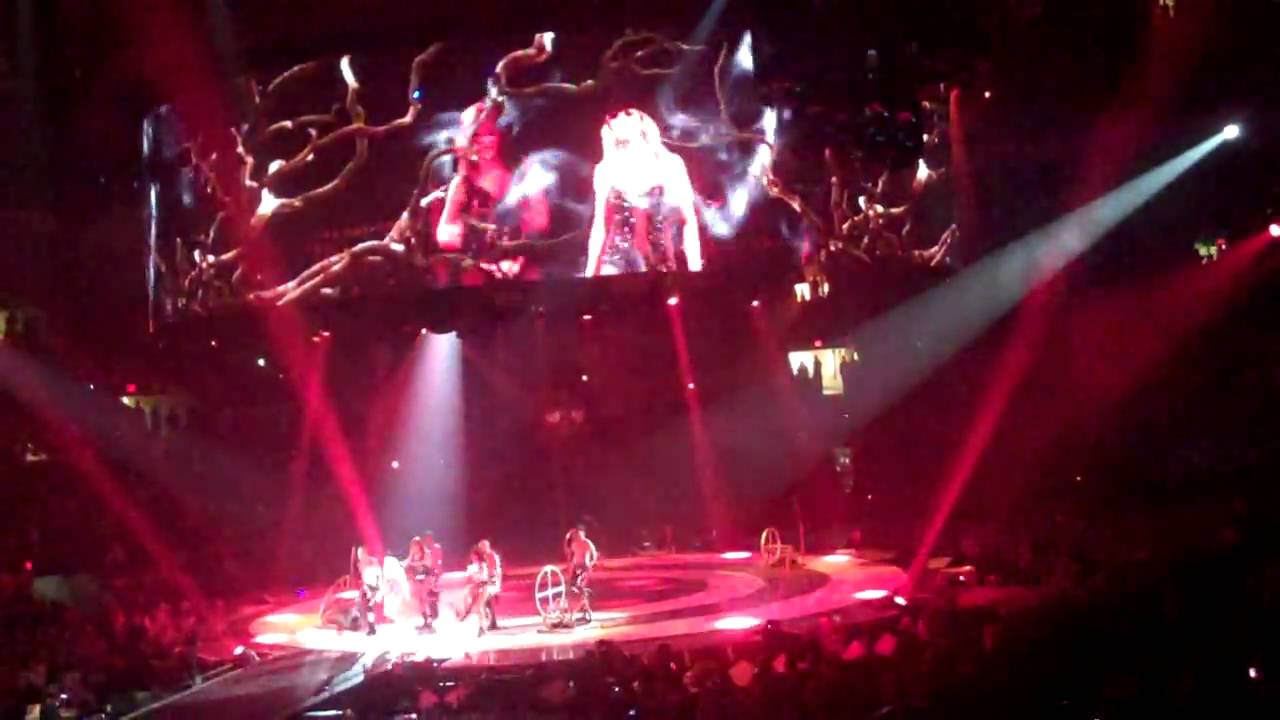Britney Spears Live! - I'm a Slave 4 u -Circus Tour Madison Square Garden, Aug 24, 2009