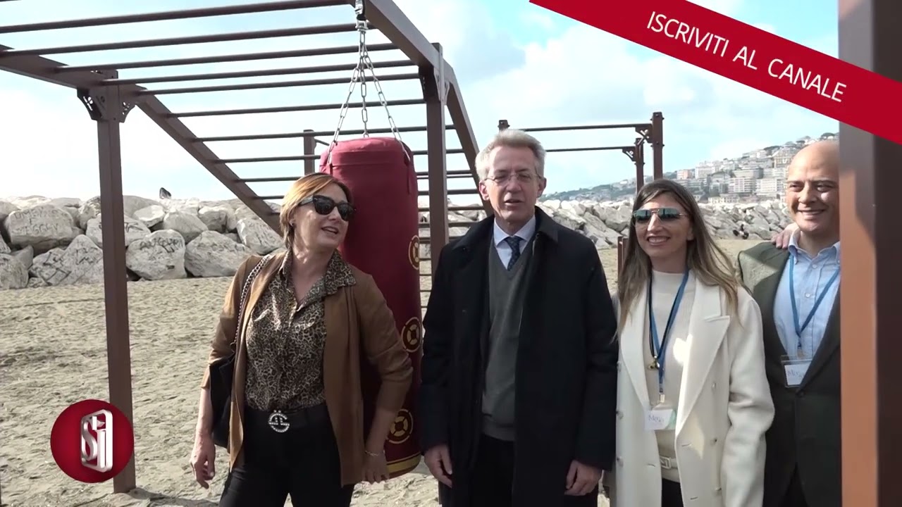 NAPOLI, INAUGURATA PALESTRA PUBBLICA IN SPIAGGIA “MAPPATELLA GYM”