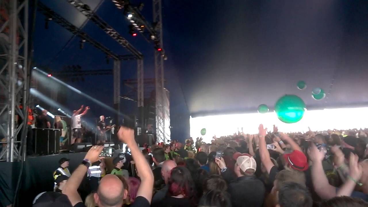 Kim Wilde & Lawnmower Deth: Kids in America Live at Download Festival 2016