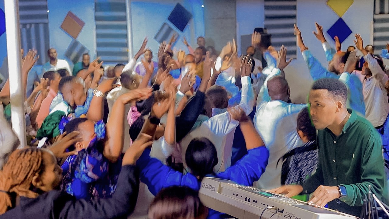 PIANISTE KOFFI N'ABAYUMBE BA RUBAVU BAGIZE IBIHE BYIZA BY'UMUNEZERO UDASANZWE MBEGA IGITARAMO