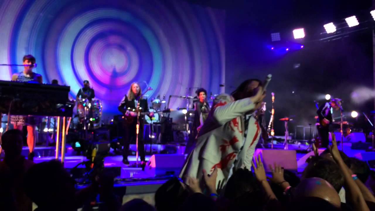 Arcade Fire - Flashbulb Eyes & Reflektor (live @ The Santa Barbara Bowl)