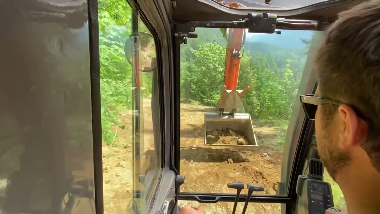 Grading with our 18,670+ hr Hitachi ZX200LC