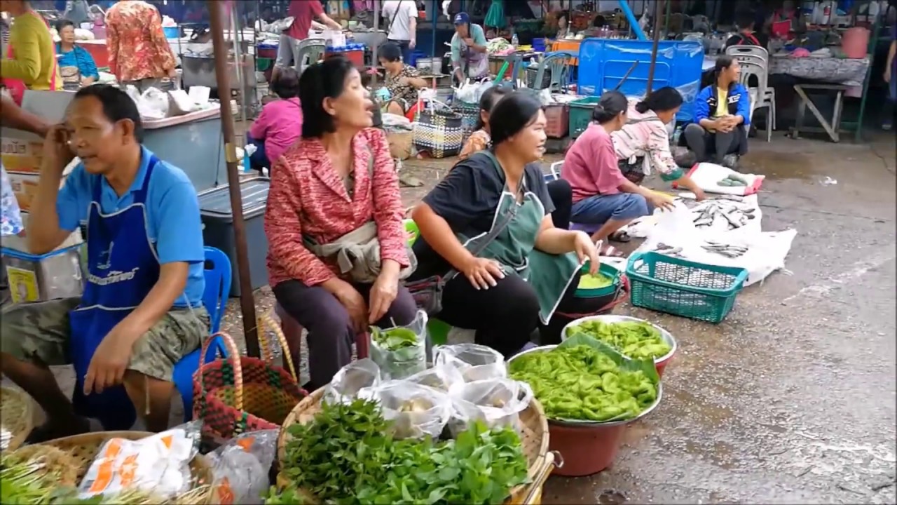 Thai laos market in thai laos border - Laos food