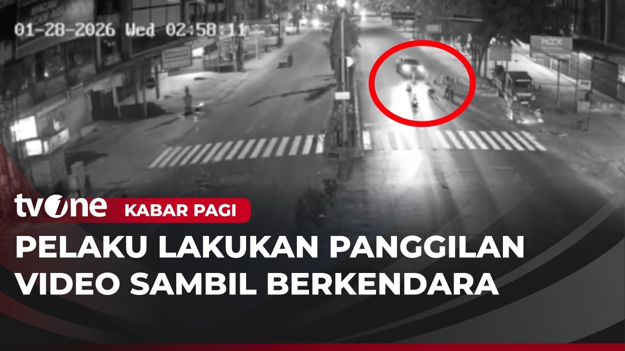 Nyetir Sambil Video Call, Petugas Marka Jalan Tewas Ditabrak Mobil | Kabar Pagi