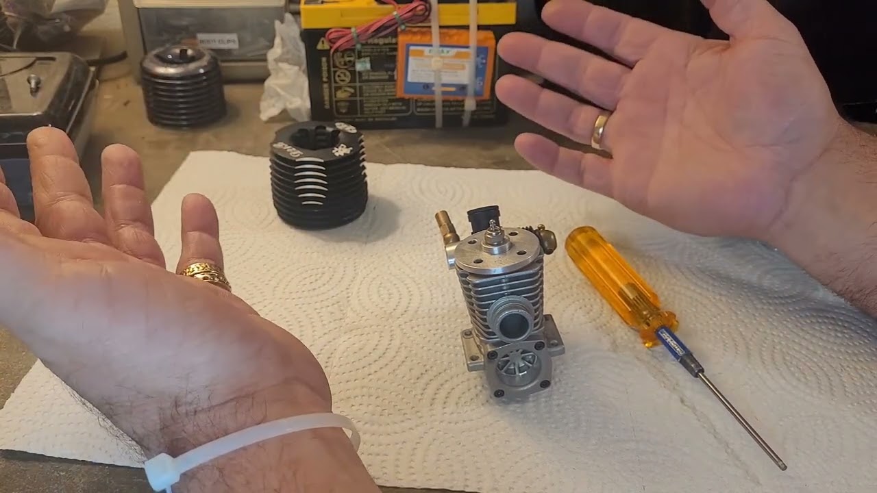 Let's take a look at the STS D21B Dragon .21 Nitro engine and discuss it's fatal flaw